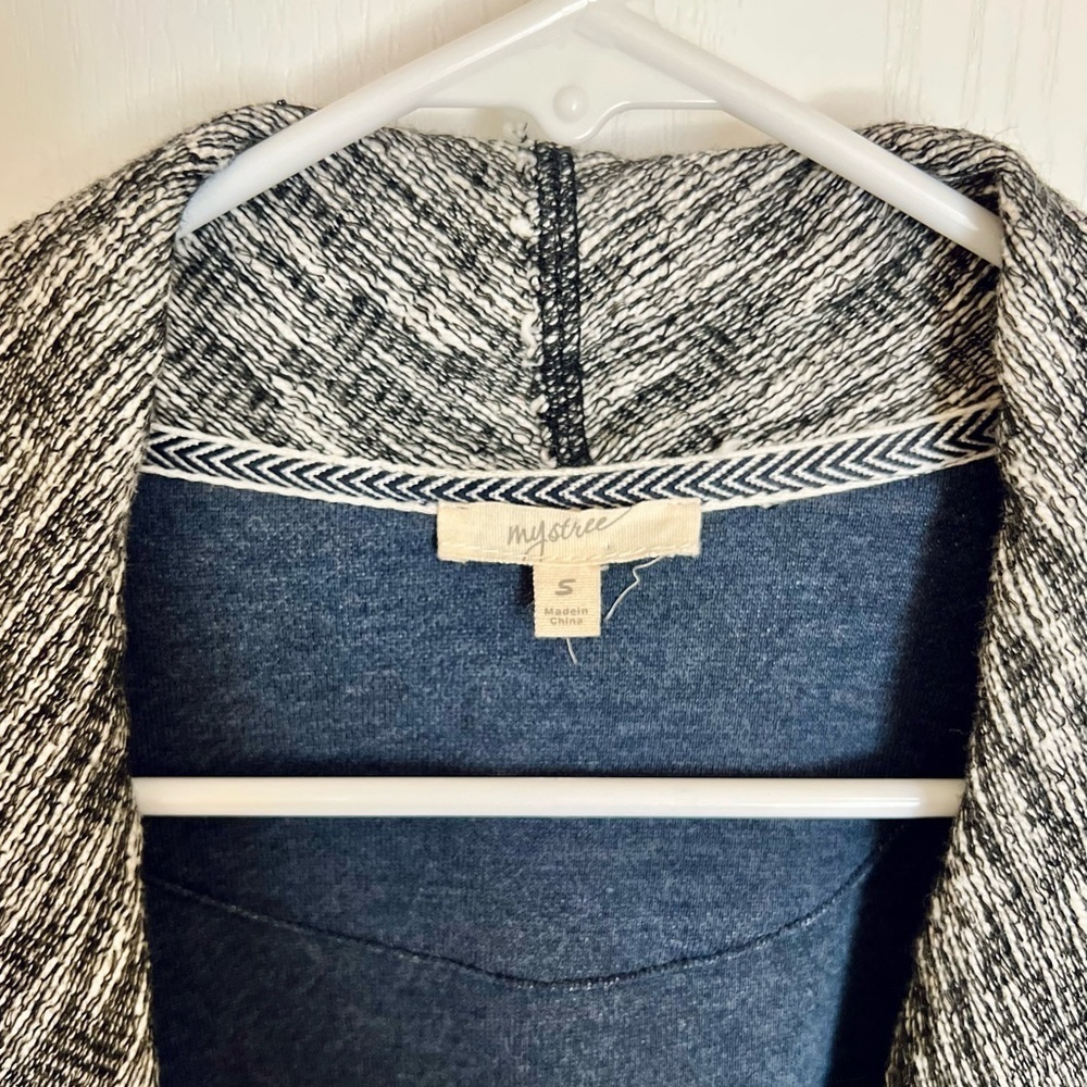 Mystree Black and Gray Open Cardigan - Picture 3 of 4